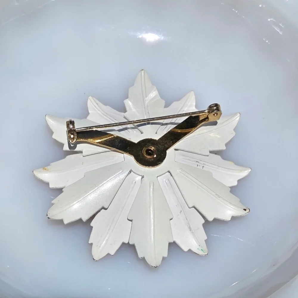 Vintage White and Purple Enamel Flower Brooch